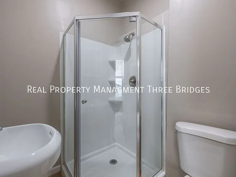 3411 Cherokee St — Photo 11