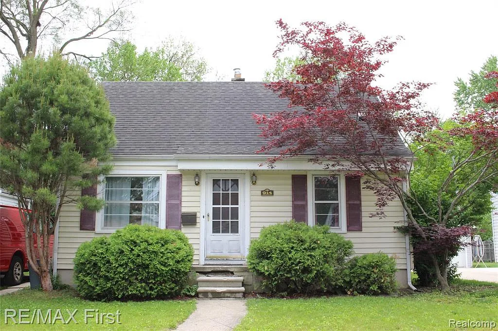 914 Bauman Ave photo 1