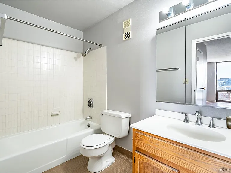 1625 Larimer St #2108 — Photo 2