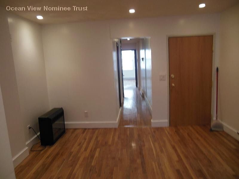 2nd image of 89 Prince St APT 8D