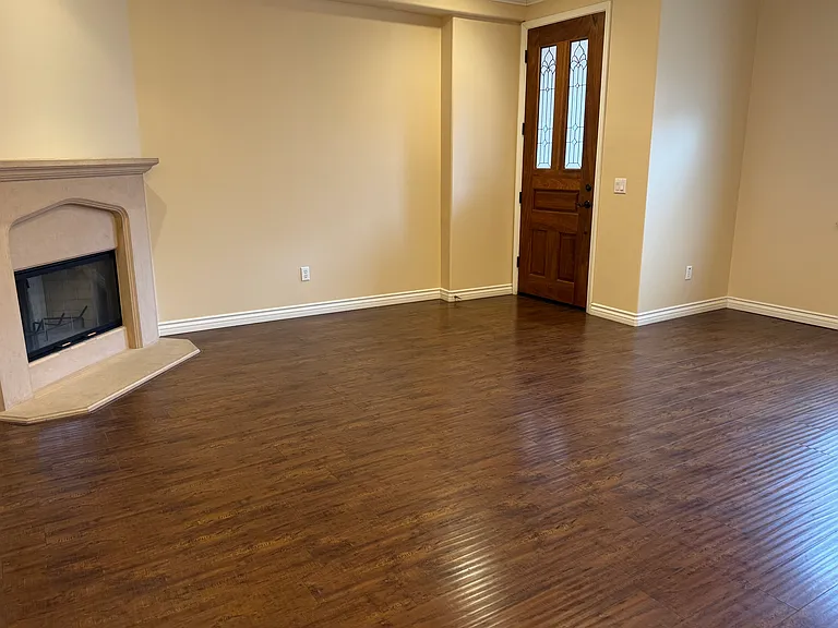 88 N Roosevelt Ave #4 — Photo 4