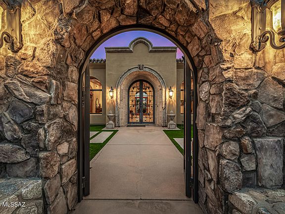 4th image of 1734 E Sanctuary Cove Way