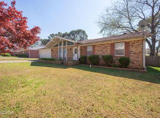 29816 Broad St, Bruceton, TN 38317