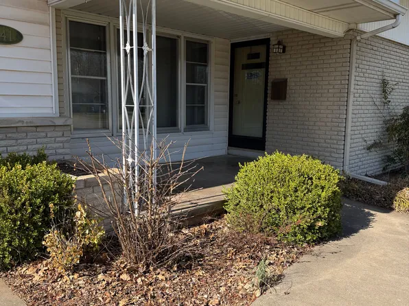 2141 E Claiborne St, Springfield, MO 65804