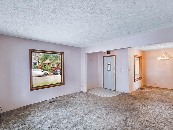 4th image of 1311 W York Ave
