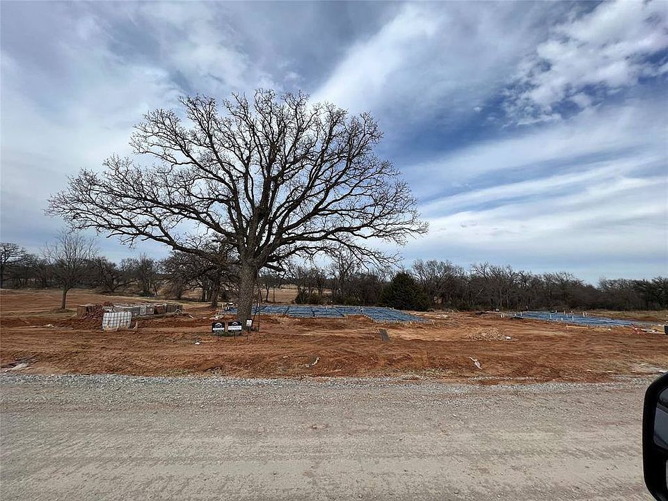 2nd image of 313 Wayward Spur