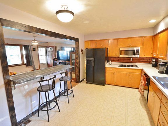 3rd image of 3112 Stoney Dr