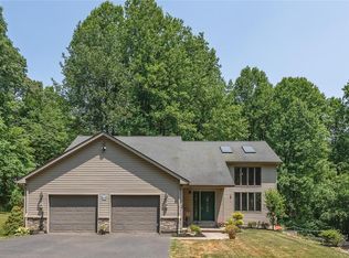 6771 Crown Ln, Zionsville, PA 18092
