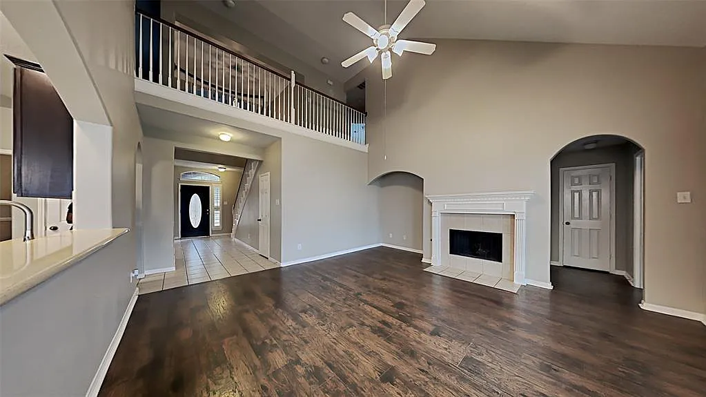 4 bed, 2.5 bath, 2625 sqft, $2,750 — Photo 3