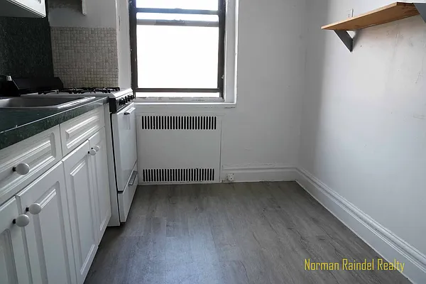 Rented by Norman Raindel, LREB | media 38