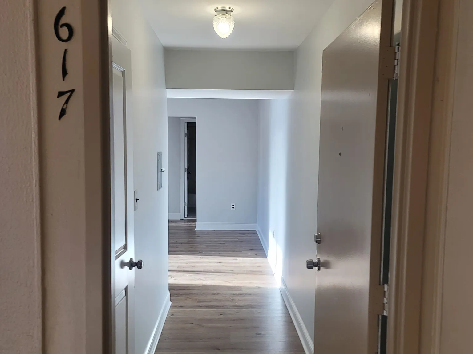 1 bed, 930 sqft, $2,000 — Photo 3