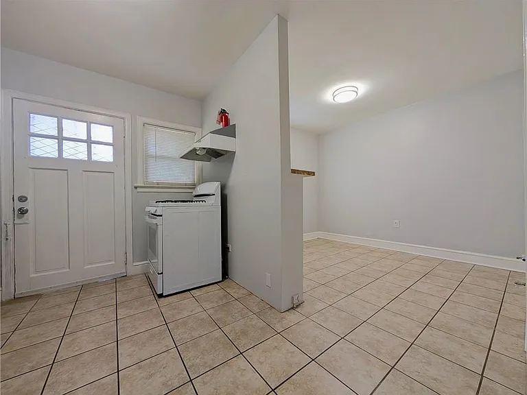 1761 John Calvin Ave #1 — Photo 7
