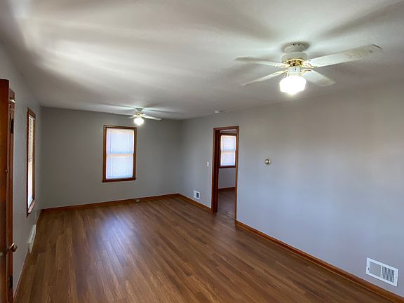 2nd image of 1115 N Dewey St