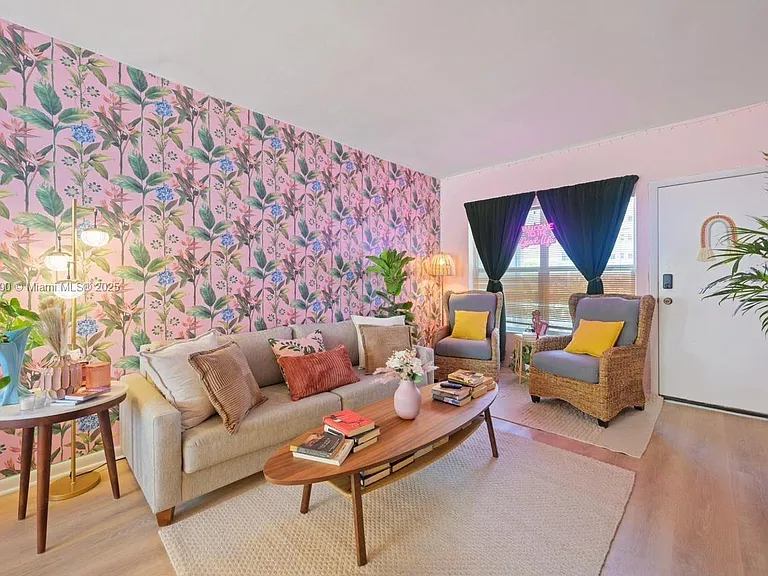 315 Van Buren St #104B — Photo 6