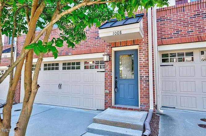 1008 Drayman Pl — Photo 3