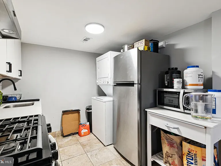 108 Queen St #3 — Photo 3