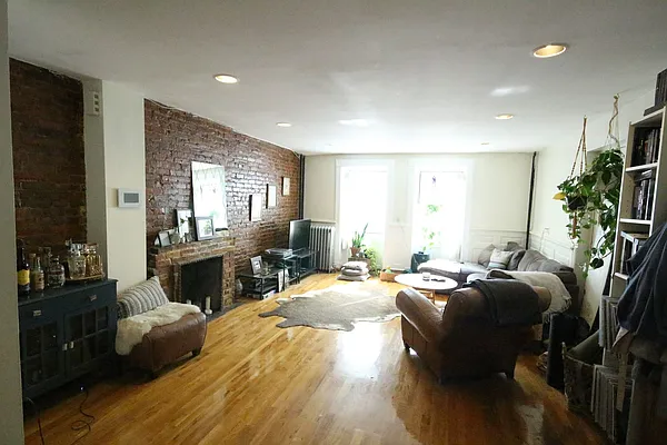 Rented by Rental Solutions Inc | media 2