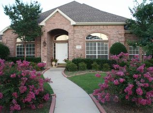 1300 Lakeridge Ln, Irving, TX 75063
