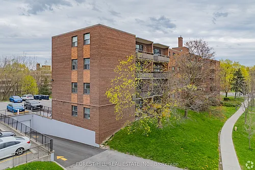 32 Clayland Dr Photo 1