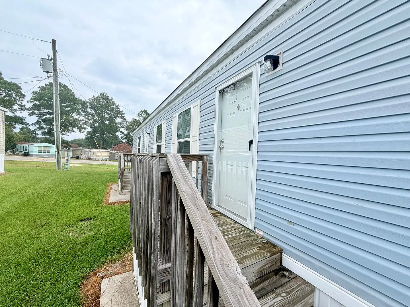 3 bed, 1056 sqft, $1,169 — Photo 2