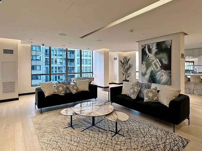395 Bloor St E #2302 — Photo 37