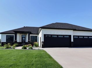 312 Prairie Dr, Harwood, ND