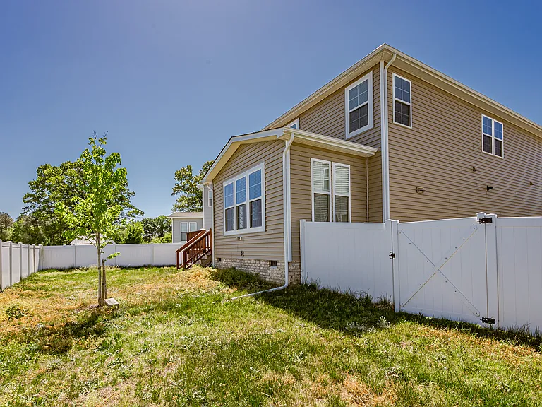 8105 Lyman Ct — Photo 35