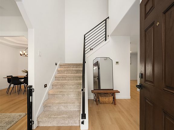 5th image of 11106 205th Avenue Ct E