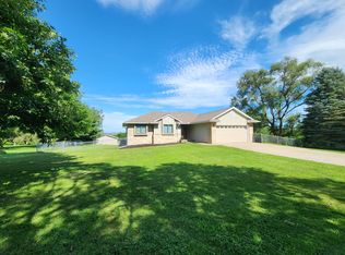 52539 230th St, Glenwood, IA 51534