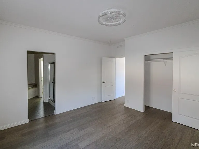 1336 La Crescenta Dr #1 — Photo 13