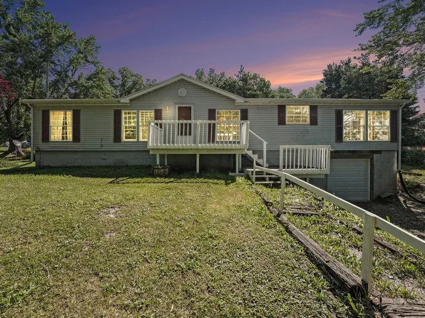 11145 W County Line Rd, Carson City, MI 48811