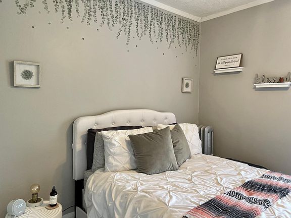 5th image of 337 S Cuyler Ave APT 1N