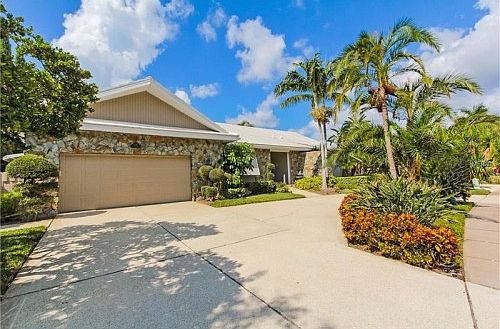 5th image of 2797 Seabreeze Dr S