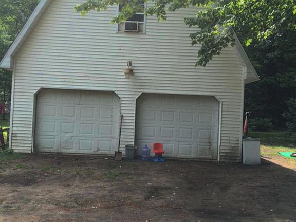 3rd image of 590 S Bennett Dr