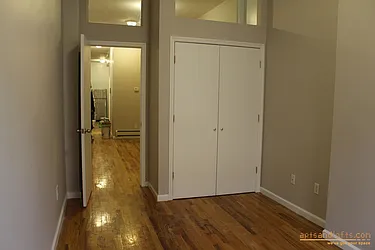 Rented by aptsandlofts.com