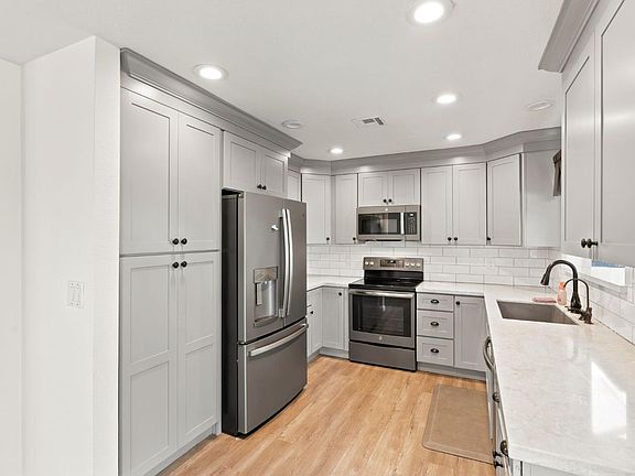 4th image of 3909 Julene Dr