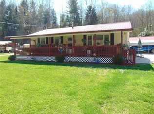 1046 Charleston Rd, Spencer, WV 25276