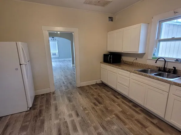 702 Janey Dr, Farmington, MO 63640