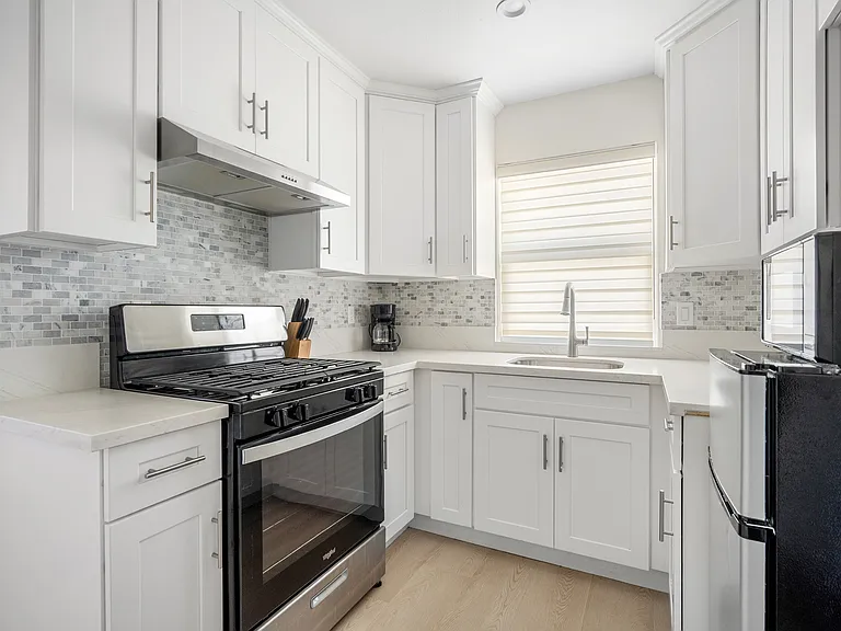 5228 Auckland Ave #2 — Photo 9