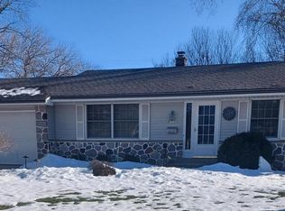 N89W17131 Highland Ct, Menomonee Falls, WI 53051