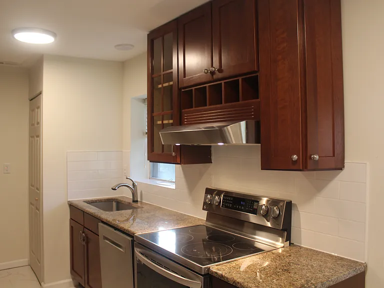 7957 Delmar Blvd #2 — Photo 5