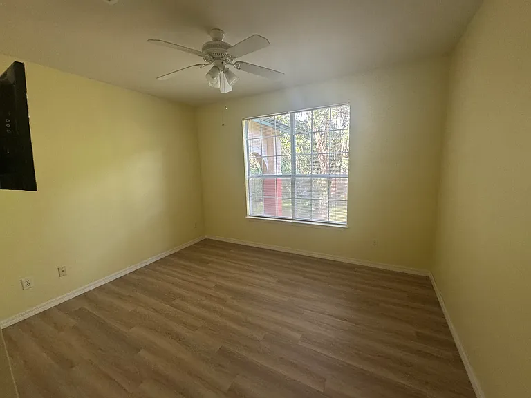 230 Colima Ct #924 — Photo 6