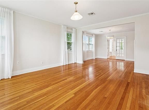 3rd image of 67 S Wren St