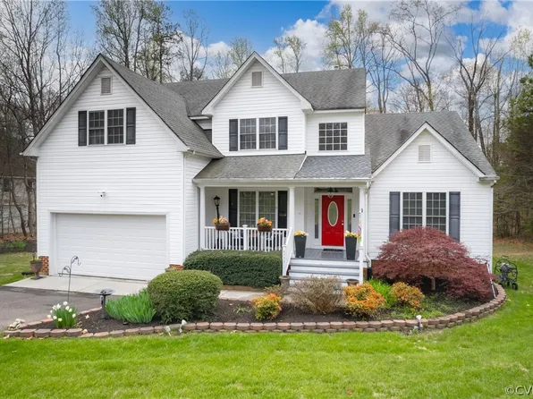 9113 Oak River Dr W, South Chesterfield, VA 23803