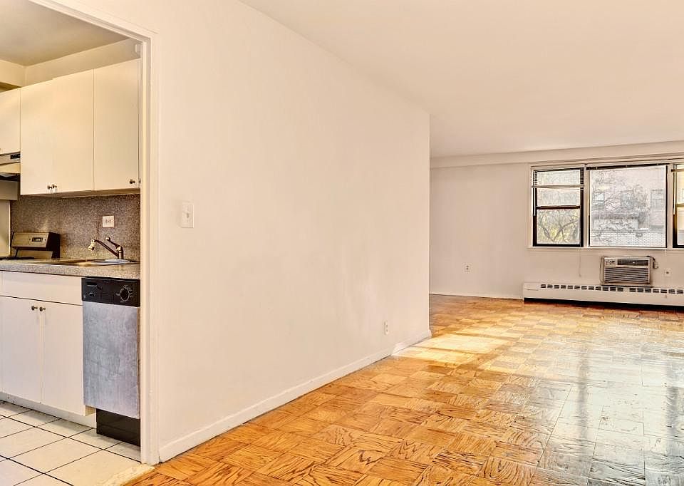 1st image of 424 W 57th St APT 4B