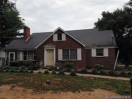 2nd image of 1904 Stony Point Rd