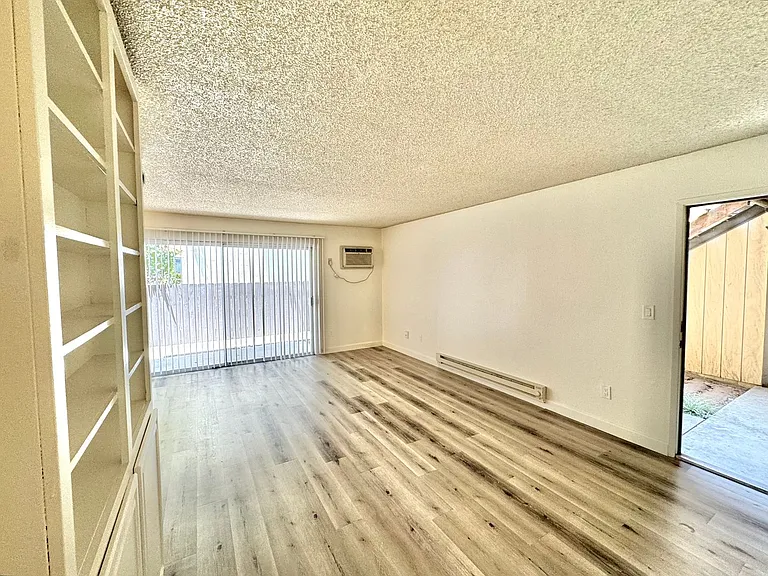 4546 Norwood Street — Photo 6
