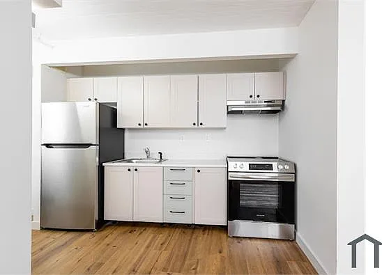 16 Wade Sq #7E