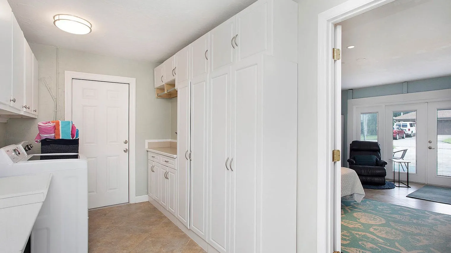 3 bed, 2.0 bath, 1593 sqft, $5,315 — Photo 3