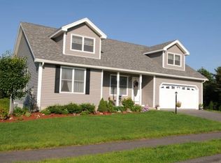 8 Daffodil Dr, Loudon, NH 03307